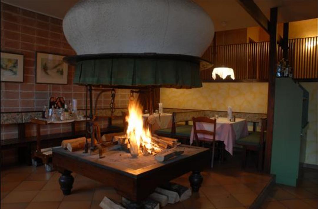 Hotel La Rosa Tolmezzo Esterno foto