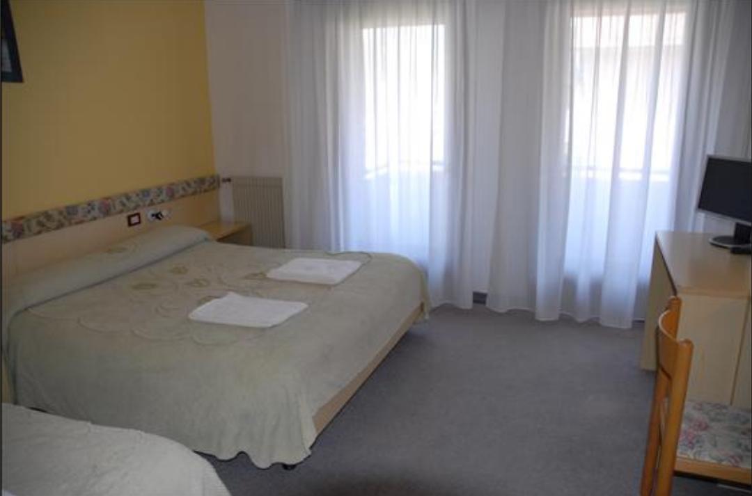 Hotel La Rosa Tolmezzo Esterno foto
